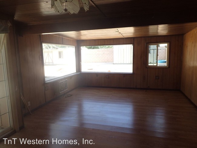 Building Photo - 3 br, 1.5 bath House - 319 E Church Ave