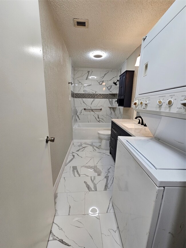 Building Photo - 10047 Westpark Dr