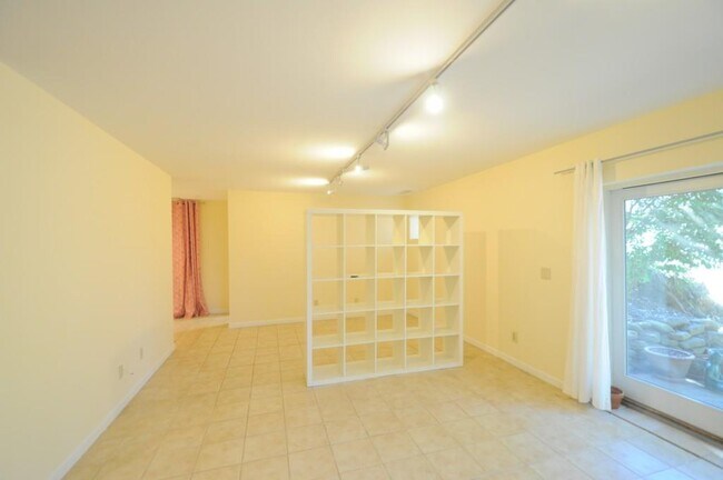 Foto del edificio - 1332 Normandy Dr NE