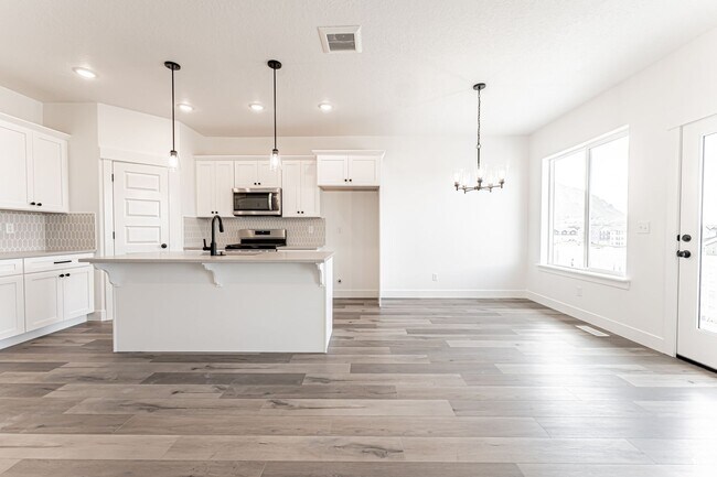 Building Photo - RES_VANDERBEEK_4702