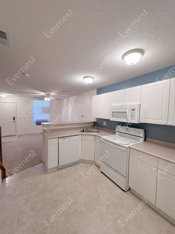 Foto del edificio - 7026 Gallant Fox Dr