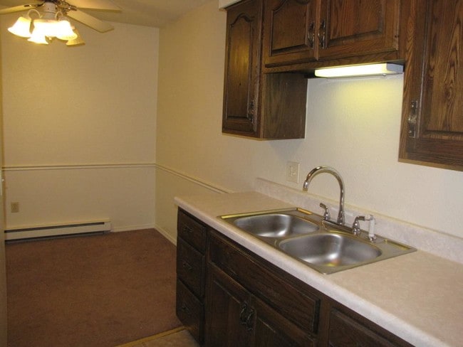 Jandal Apartments Rossford Oh Kitchen Dining Jandal Apartments