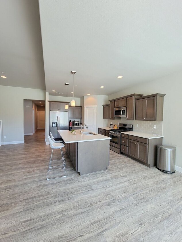 Primary Photo - BEAUTIFUL SPACIOUSE HOME IN SOUTH RICHLAND