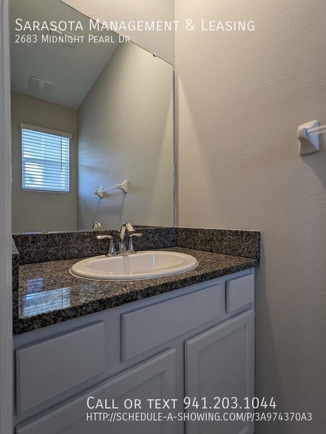 Building Photo - Brand New 2 Story 3 Bed 2.5 Bath Single Ca...