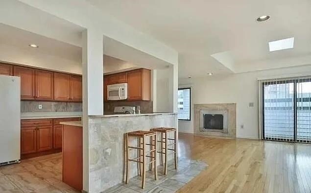 Foto del edificio - 833 Topsail Ln