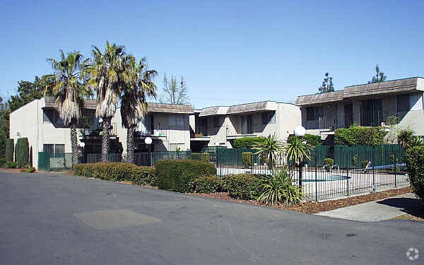 Cottage Square Apartments Building Photo - Cottage Square Apartments