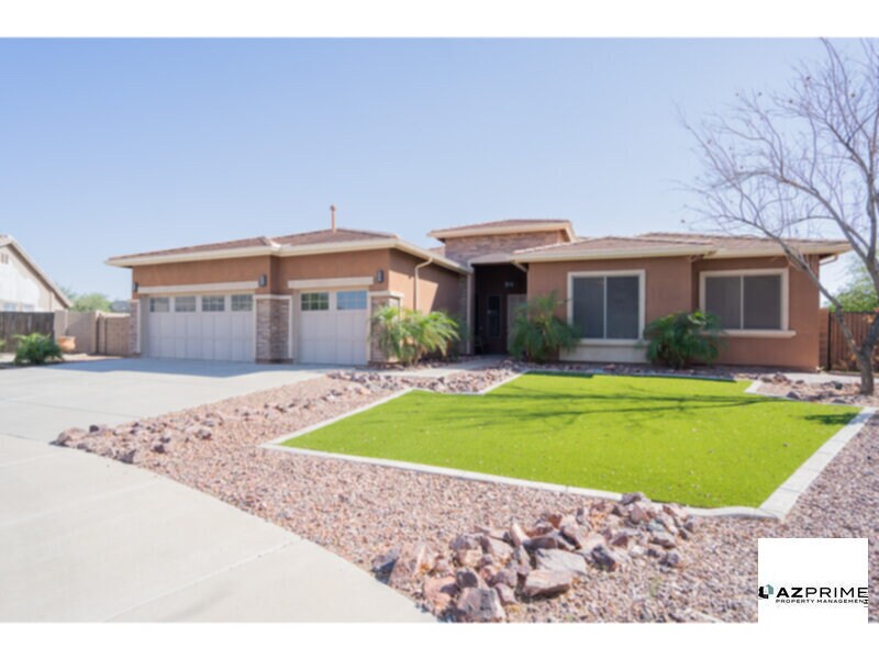 Primary Photo - Stylish 4/2.5 Goodyear Home with Solar &am...