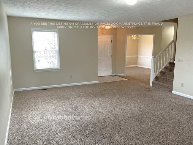 Building Photo - 3915 Summit Chase