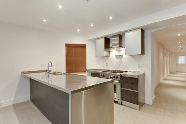 Foto del edificio - 1516 R St NW