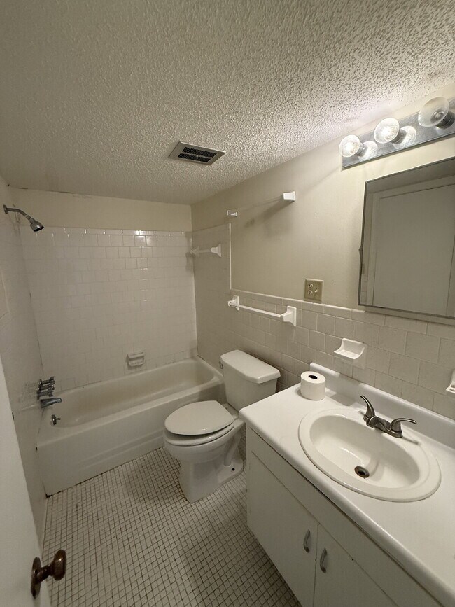 Foto del edificio - Spanish Villa Condo