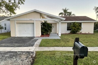 Building Photo - 16861 Royal Poinciana Dr