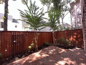 Building Photo - 27 Lana Ln