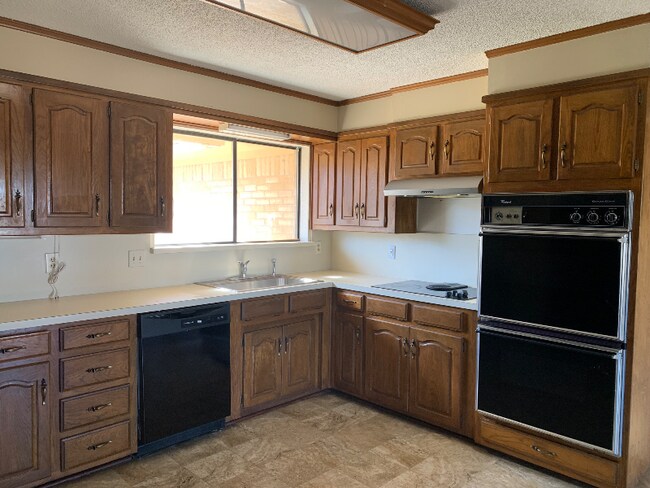 Building Photo - 606 Heritage Trail