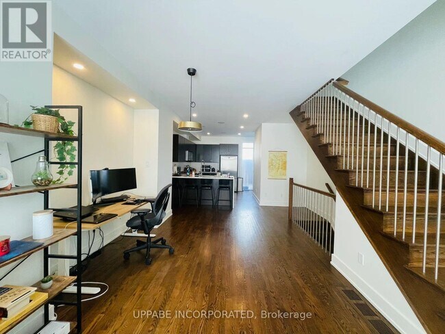 Building Photo - 104 Jemruss Private