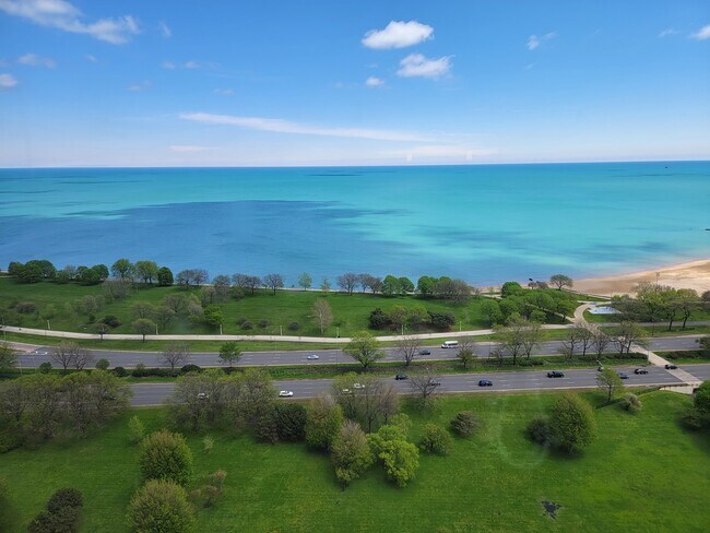 Foto del edificio - 5415 N Sheridan Rd