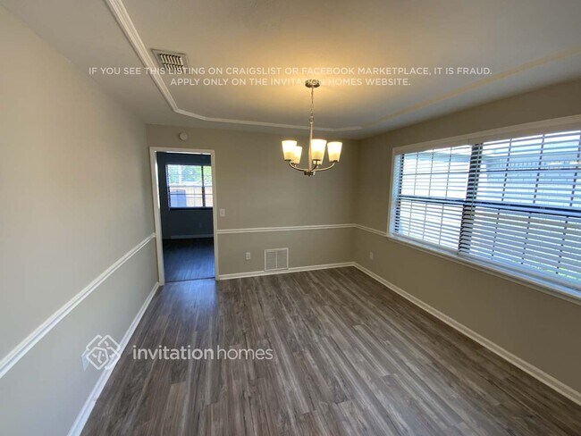 Building Photo - 4084 Briar Forest Rd E