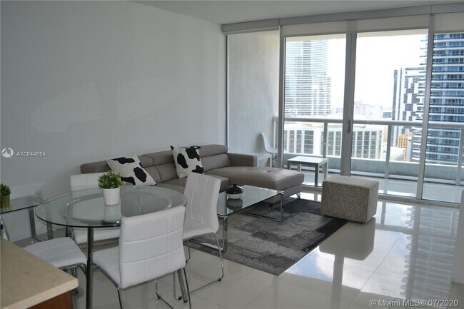 Building Photo - 485 Brickell Ave