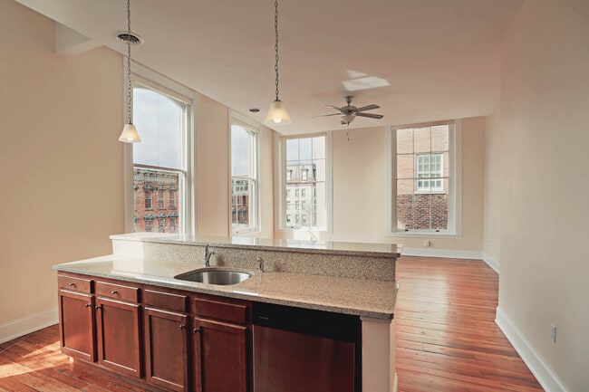 Building Photo - Hendrick Hudson