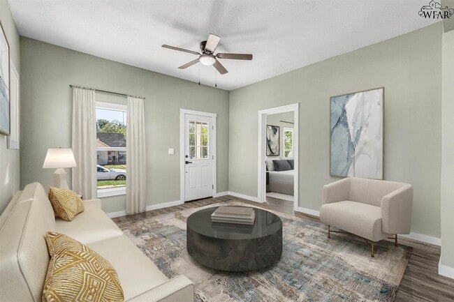 Building Photo - 2010 Joline St