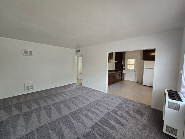 Building Photo - 6212 Abronia Ave