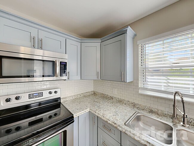 Building Photo - 1608 Robards Way