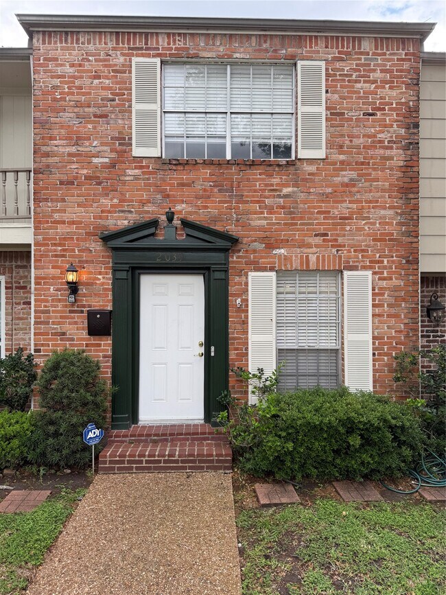 Building Photo - 2039 Winrock Blvd