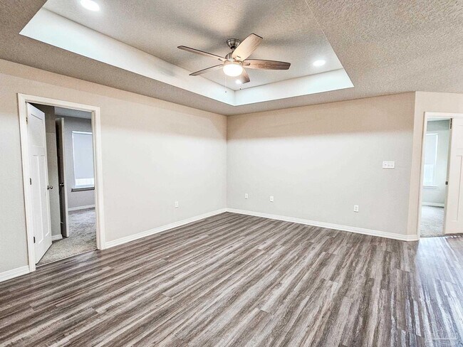 Building Photo - 8604 Untreiner Ave