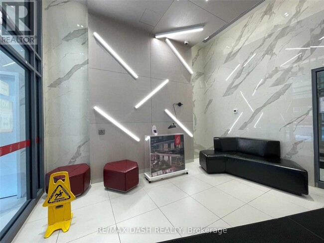 Building Photo - 181 Huron St