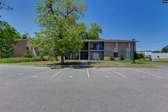 Foto del edificio - 329 W Main St