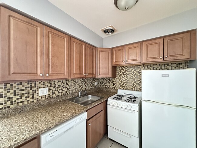 Foto del edificio - 5820 N Sheridan Rd