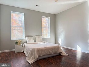 Building Photo - 503 N Lakewood Ave