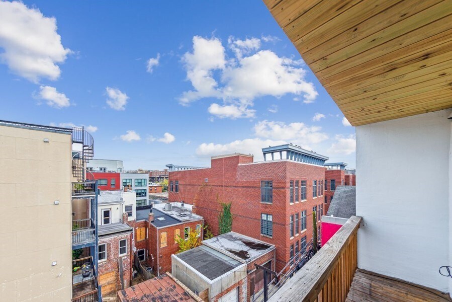 Primary Photo - Traditional, Interior Row/Townhouse - WASH...