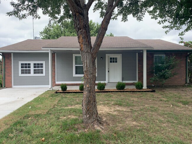 Foto del edificio - Well Maintained Home In Glenpool!