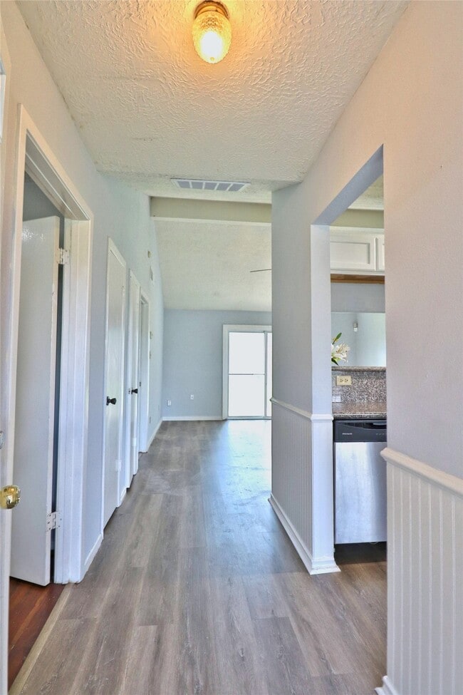 Building Photo - 2706 S Brompton Dr