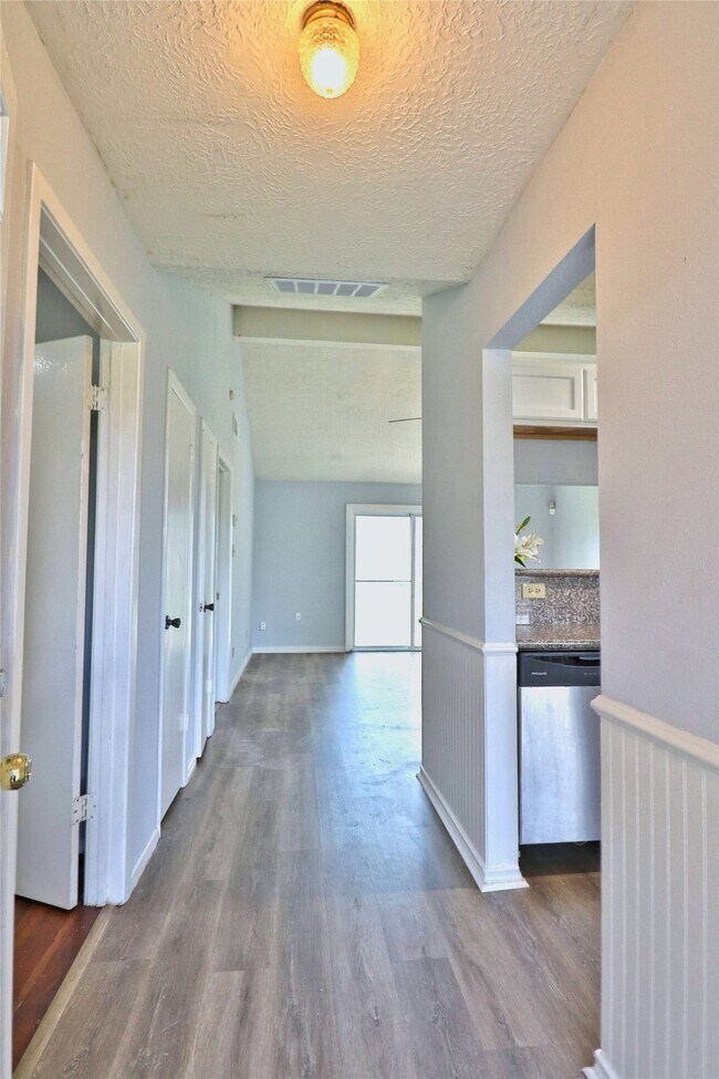 Foto del edificio - 2706 S Brompton Dr