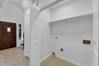 Building Photo - 6014 Hamman St
