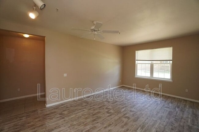 Building Photo - 12918 Ironstone Way