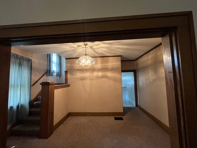 Dining Room - 225 E Allen St