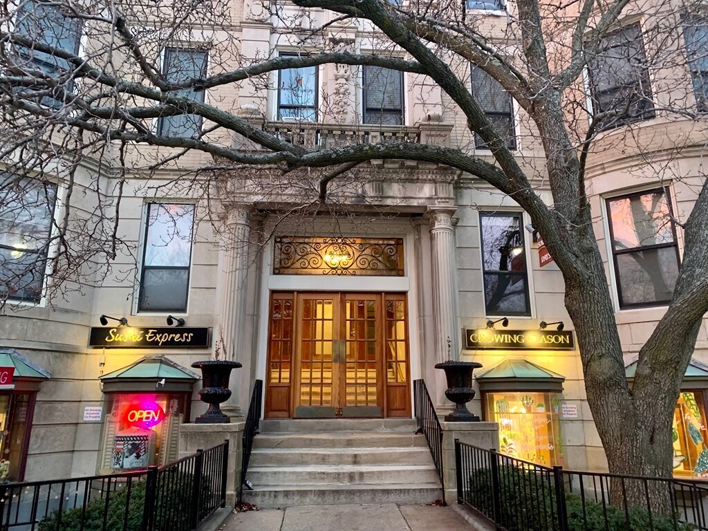 Foto principal - 1038 Beacon St