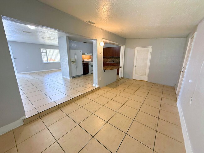Photo - 930 NW 176th Terrace House