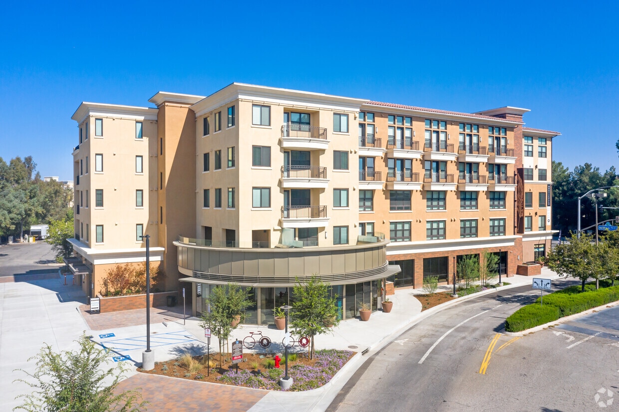 Monticello Apartments in Valencia, CA Westside Rentals