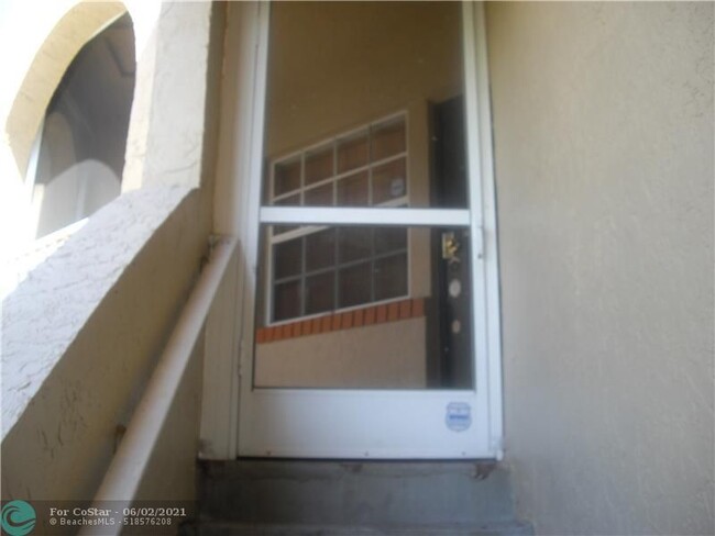 Building Photo - 333 SW 86th Ave