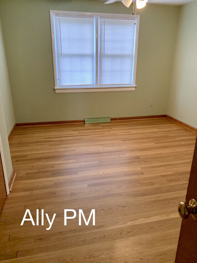 Building Photo - 1307 Early St