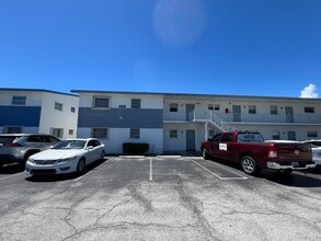 Building Photo - 420 W Palm St