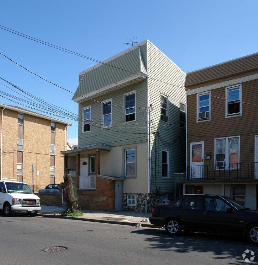Foto del edificio - 51 Clover St