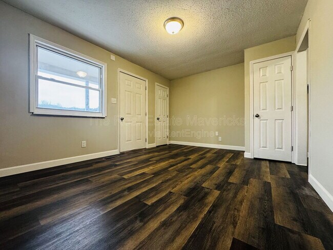 Foto del edificio - 289 Pine Ave