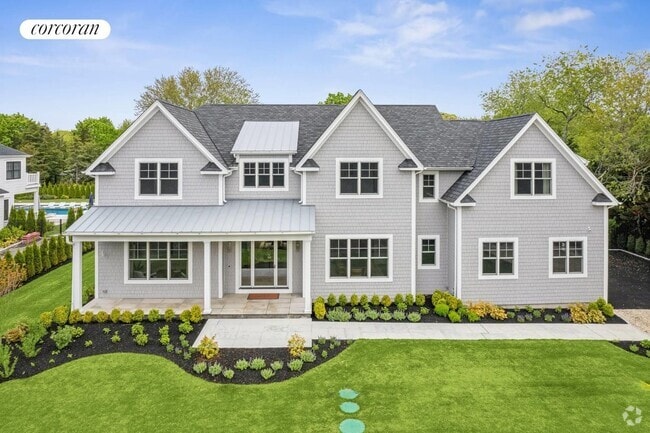 Building Photo - 52 Country Club Dr