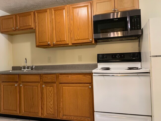 Foto del edificio - 8106 Blue Ash Rd