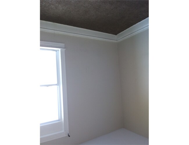 Building Photo - 5928 S La Salle St