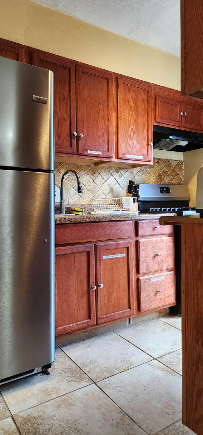 Kitchen - 606 S Fayette St